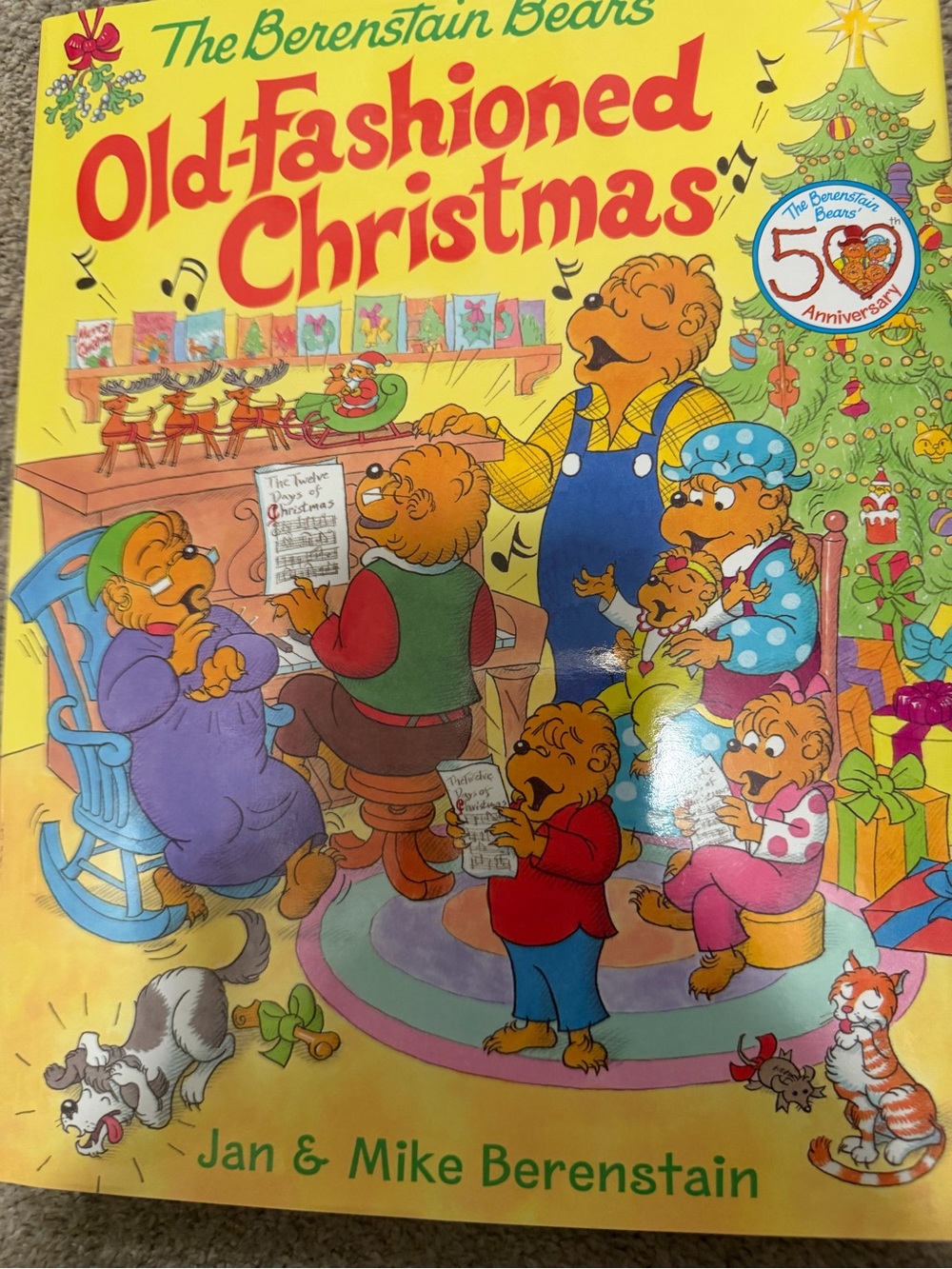 The Berenstain Bears Old Fashioned Christmas Kids Book By Jan & Mike Berenstain